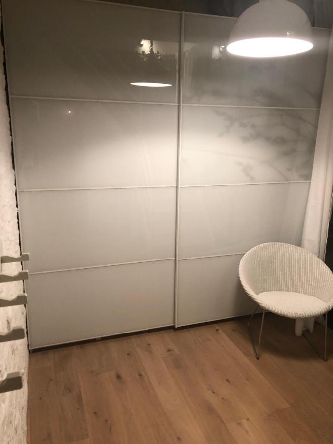 Appartamento Lichtrijke Loft Bij Restaurant Den Olifant Ypres Esterno foto