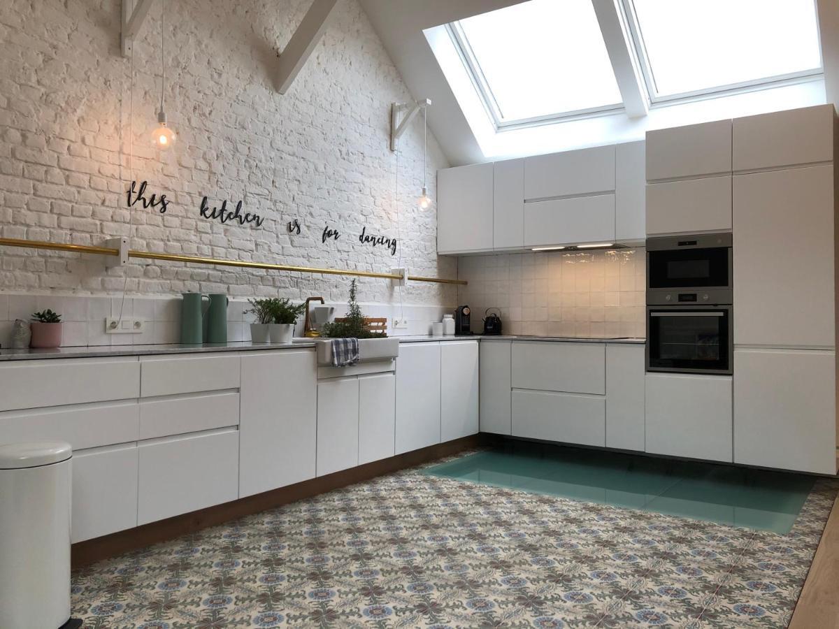 Appartamento Lichtrijke Loft Bij Restaurant Den Olifant Ypres Esterno foto